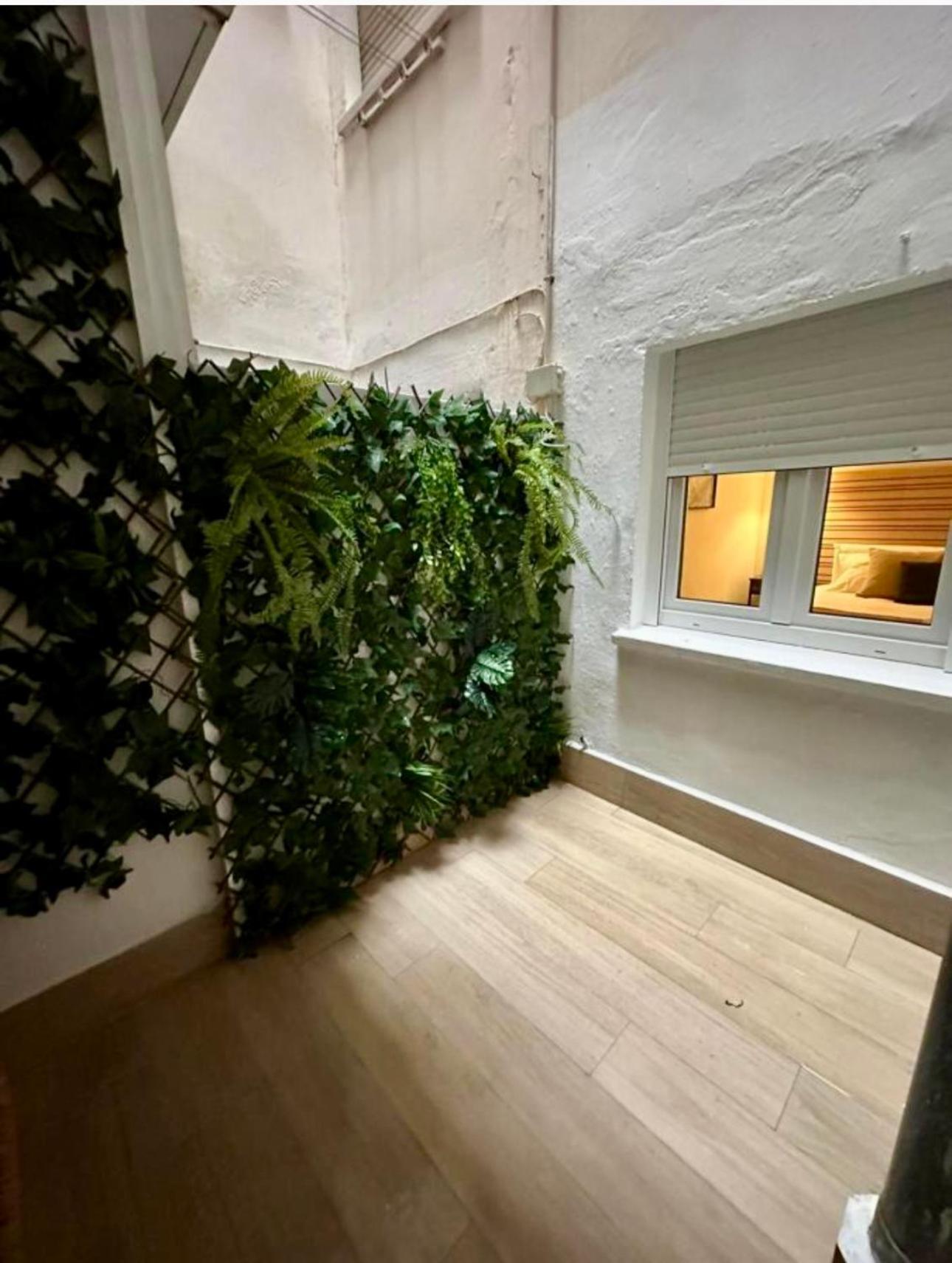 Victoria 75 Luxury Apartment Malaga Exterior photo